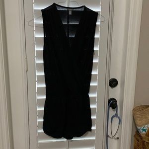 NWOT Cross Front Romper w/ pockets